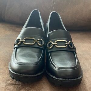 White Mountain Black Loafers with Chain Accent